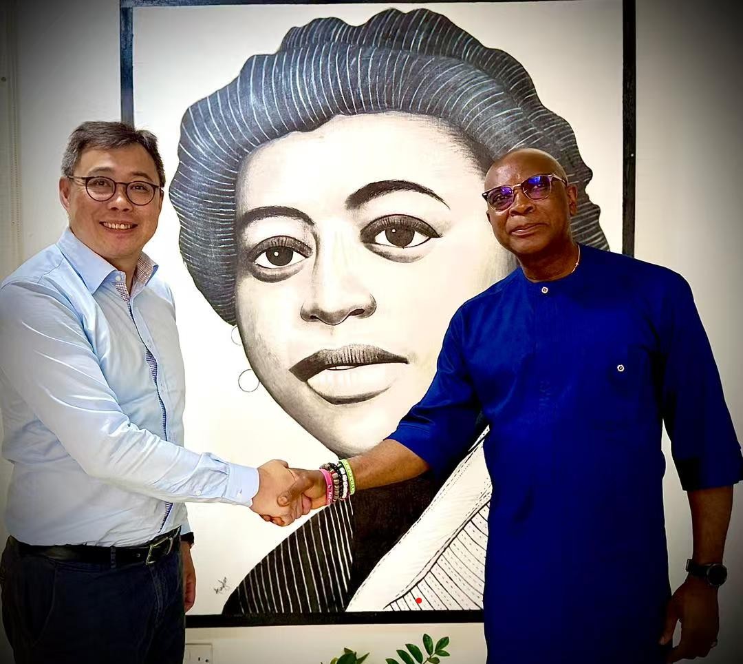 6. The Baby Zebra initiative receives strong endorsement from the Government of Sierra Leone. Founder Jacky Chang receives a letter of support from Mr Conrad Sackey, Minister of Education of the Republic of Sierra Leone.